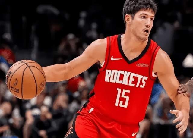 杏彩体育-险胜活塞！杜兰特32+7+3，谢泼德18+2又立功，乌度卡也如梦初醒了